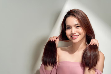 Cách chăm sóc tóc dày mượt, óng ả mỗi ngày